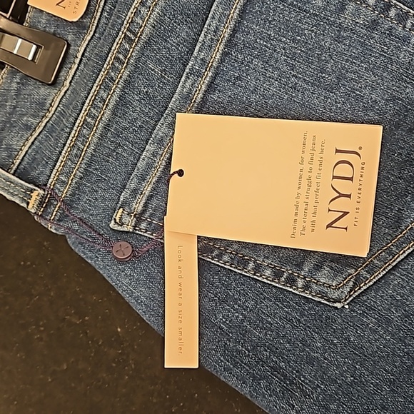 💕NYDJ💕 Marilyn Straight Leg Jeans ~ Marcel Blue 12 NWT - Picture 12 of 16